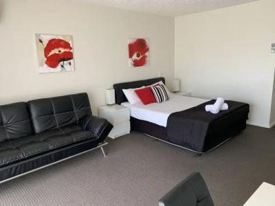 Outrigger Burleigh - 139