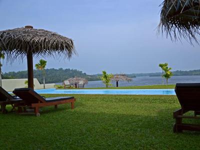 Kalla Bongo Lake Resort - 13