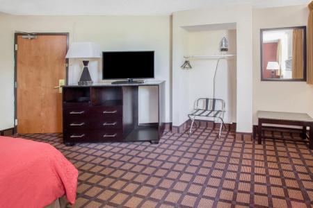 Super 8 by Wyndham Chicago IL - 31