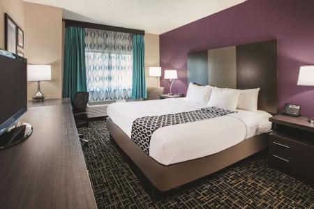 La Quinta Inn by Wyndham Indianapolis North at Pyramids - 33