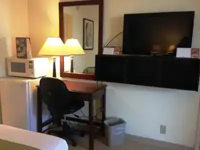 Days Inn By Wyndham Grapevine Dfw Airport North - 22