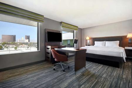 Hampton Inn & Suites Las Vegas Convention Center - 45