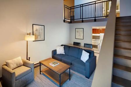 DoubleTree by Hilton - 41