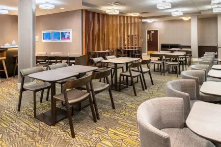 SpringHill Suites Portland Airport - 19