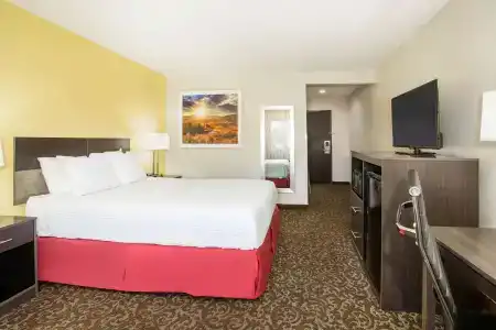 Days Inn by Wyndham Phoenix North - 6