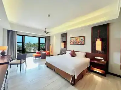 Crowne Plaza Danang - 36
