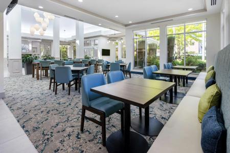 Hilton Garden Inn/Hanes Mall - 32