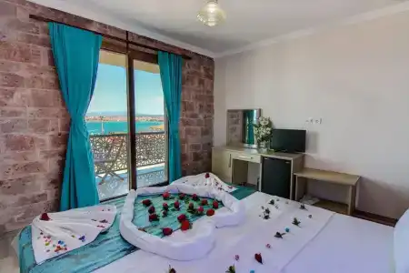 Cunda Bal Konak - 11