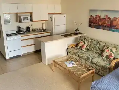 Tropical Studios At Marine Surf Waikiki - Free Parking - Best Location - Full Kitchen - Swimming Pool - 27