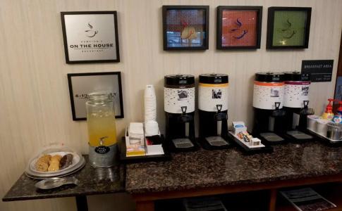 Hampton Inn-South - 11