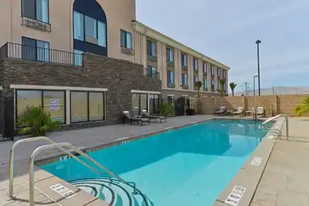 Holiday Inn Express, An Ihg - 25
