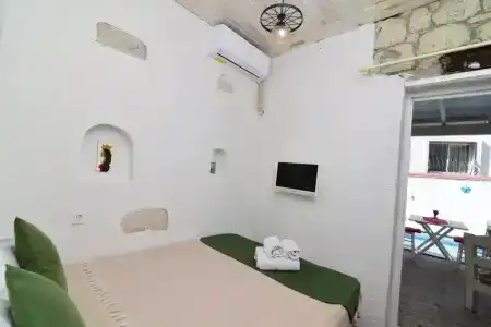 Zübeyde Hanım Alaçatı - 20