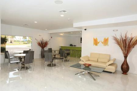 SureStay Plus by Best Western Orlando International Drive - 14