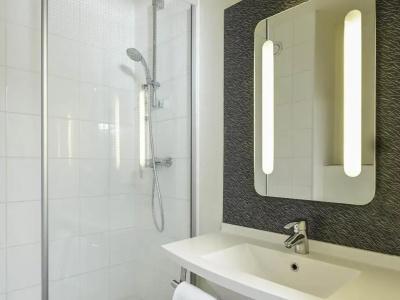 ibis Ouest Luce - 33