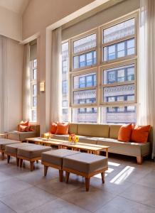 Giraffe by Library Hotel Collection - 14