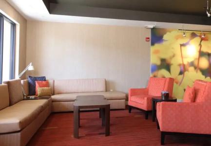 Courtyard by Marriott - 8