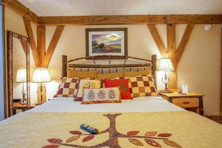 Hemlock Inn - 32
