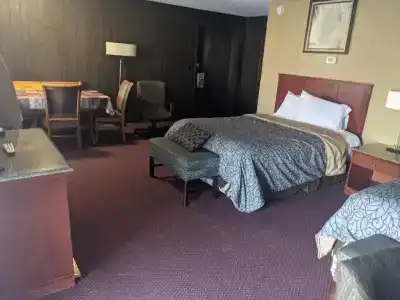 Cabana Inn - - 22