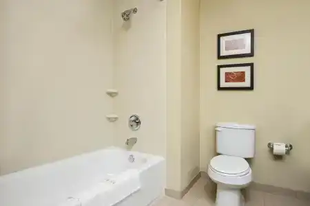 Comfort Suites Medical Center - 7