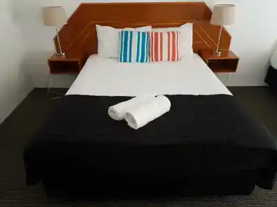 Outrigger Burleigh - 34