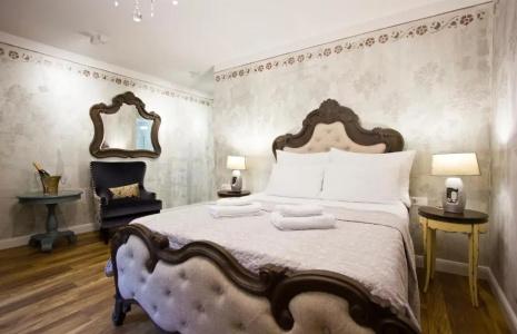 Plaza Marchi Old Town - Mag Quaint & Elegant Boutiques - 149