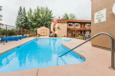 Quality Inn - 15