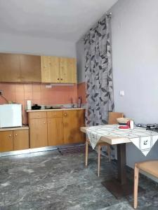 Erato Studios & Apartments - 15