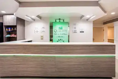 Quality Inn & Suites - - 1