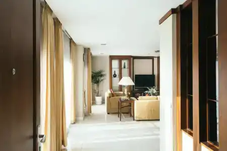 Thomson Residence - 215