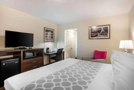Rodeway Inn Hollywood - 42