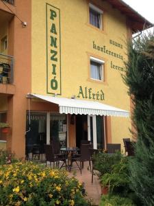 Alfréd Panzió - 0