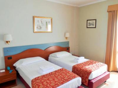 Riviera Airport, Sure Hotel Collection by Best Western - 86