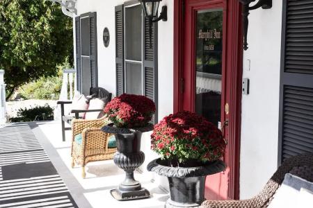 Maryhill Inn - 12