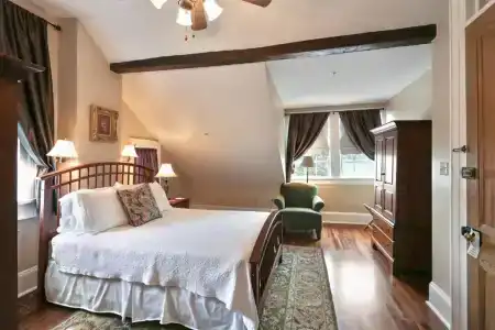 Elysian Fields Inn - 11