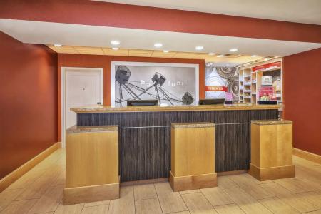 Hampton Inn & Suites - West - 20
