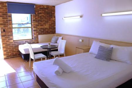 Camden Motor Inn - 28