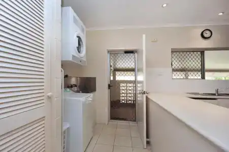 Seascape Holidays - 53 Reef Street - 26