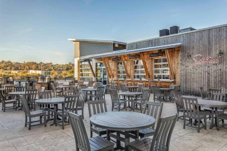 SpringHill Suites by Marriott Downtown/Cameron Harbor - 15