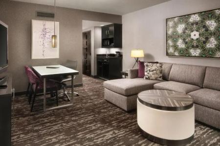 Embassy Suites by Hilton Crystal City National Airport - 52