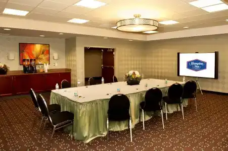 Hampton Inn by Hilton - Toronto - 17