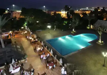 Oasis & Spa - 9