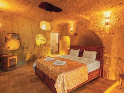 Atilla's Cave - 516