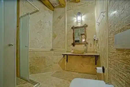Risus Cave Suites - 63
