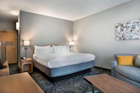 Courtyard by Marriott Broadway - 6