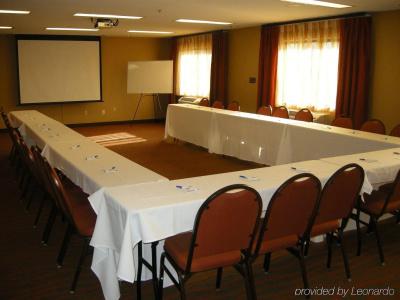 Holiday Inn Express & Suites-Golden Valley, an IHG - 10