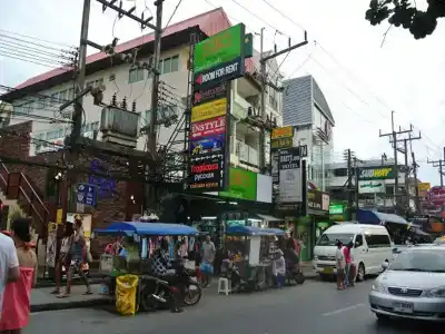 Silla Patong Hostel - 32
