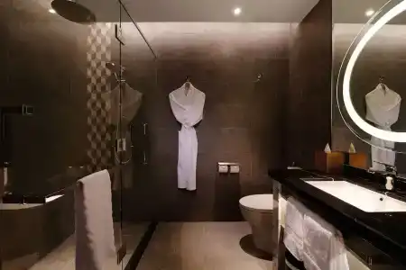 DoubleTree by Hilton Lakeside - 74