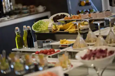Fraser Suites West Bay - 40