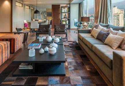 Renaissance by Marriott - 6