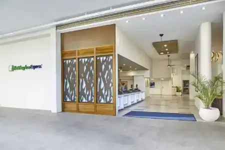 Holiday Inn Express Waikiki, An Ihg - 1